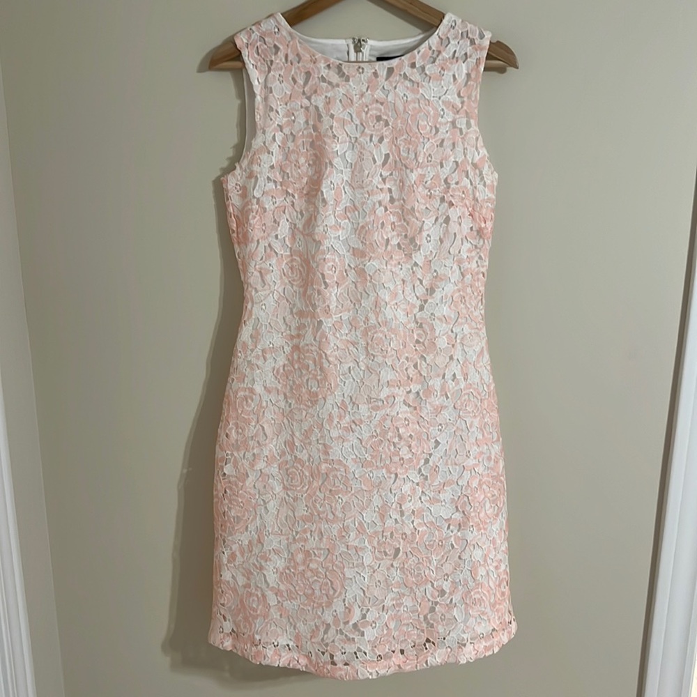 NWOT Tommy Hilfiger Floral Lace Dress SZ 4